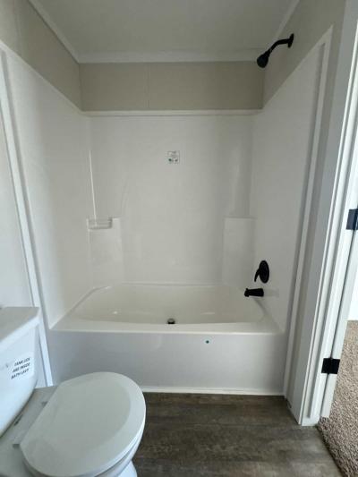Photo 4 of 37 of home located at 4000 E 134th Street #1011 Chicago, IL 60633
