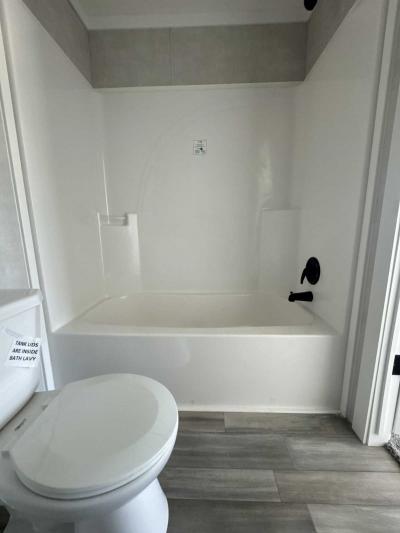 Photo 4 of 34 of home located at 4000 E 134th Street #1009 Chicago, IL 60633