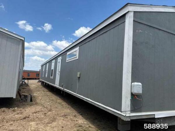 Photo 1 of 2 of home located at Manufactured Housing Consultan 5221 S Zapata Hwy Laredo, TX 78046