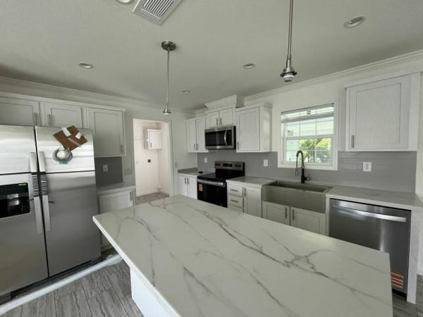 2025 Champion - Lake City Gulfport Mobile Home