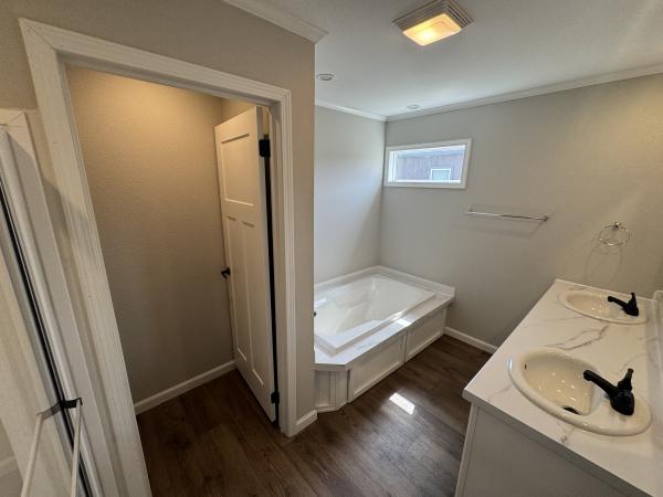 2022 Champion IN2860S Mobile Home