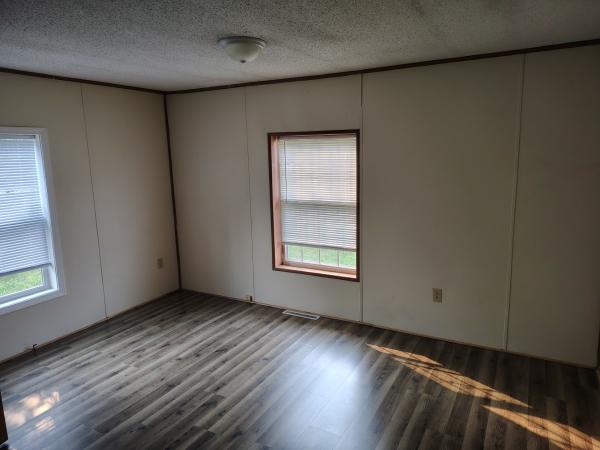 1988 Holly Park Mobile Home