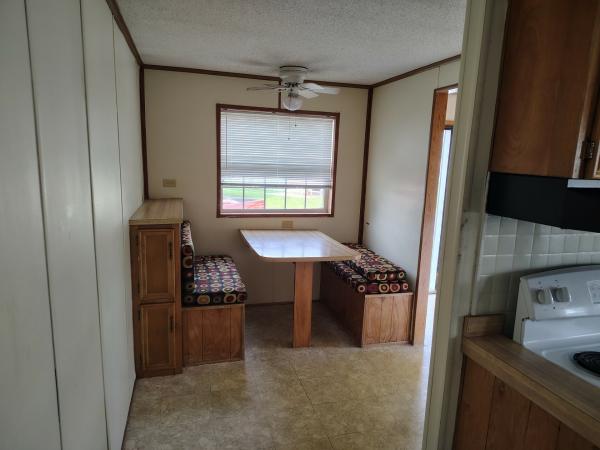 1988 Holly Park Mobile Home