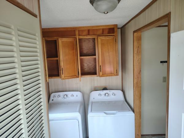 1988 Holly Park Mobile Home