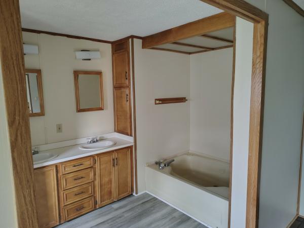 1988 Holly Park Mobile Home