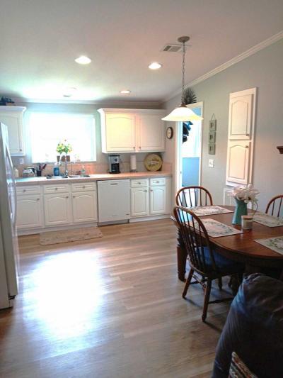 Photo 4 of 14 of home located at 3707 Asbury Dr Parrish, FL 34219