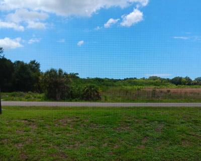 Photo 5 of 14 of home located at 3707 Asbury Dr Parrish, FL 34219