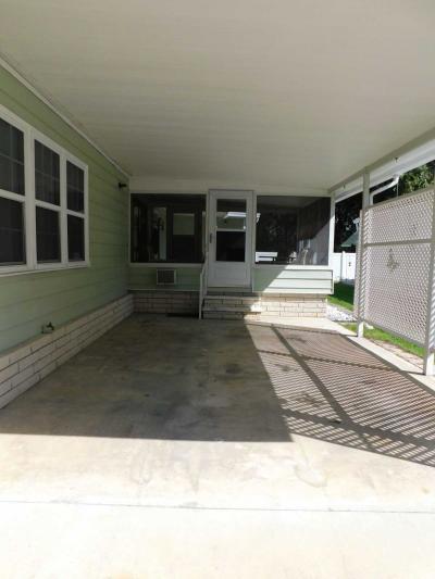 Photo 4 of 46 of home located at 38118 Overbrook Blvd Zephyrhills, FL 33541