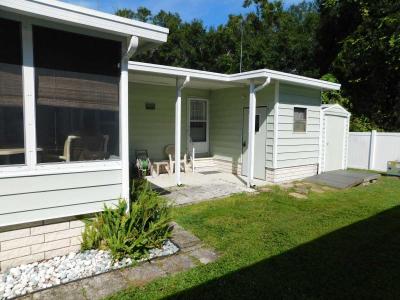 Photo 5 of 46 of home located at 38118 Overbrook Blvd Zephyrhills, FL 33541