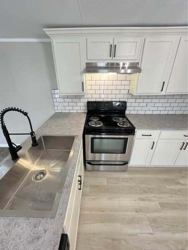 2002 REDMAN HOMES INC [BURLESON] Mobile Home For Sale
