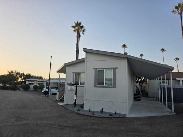 2025 Silvercrest SM-08361H Manufactured Home