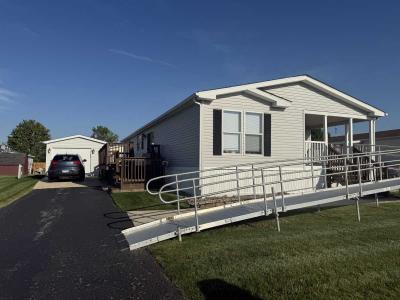 Photo 3 of 14 of home located at 17 Bobwhite Ln Beecher, IL 60401