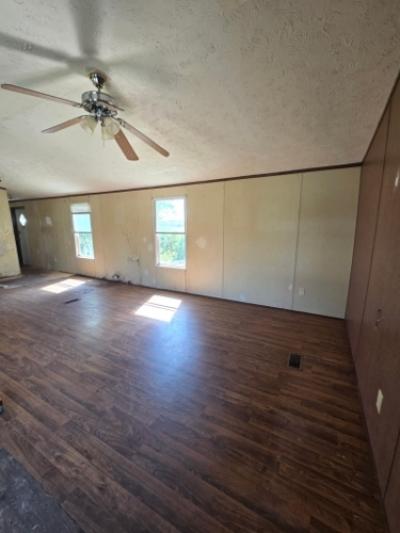 Photo 4 of 8 of home located at 125 Constant Dr Thibodaux, LA 70301
