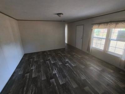 Photo 3 of 10 of home located at 14864 Dwina Rd Pittsburg, IL 62974