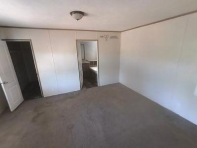 Photo 5 of 10 of home located at 14864 Dwina Rd Pittsburg, IL 62974