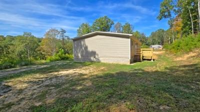 Photo 3 of 11 of home located at 305 Spring Hill Dr Grayson, KY 41143