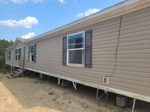 Photo 1 of 1 of home located at Farris Mobile Homes Of Laurel 12 Highway 28 W Laurel, MS 39443