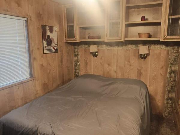 1986 Skyline Manufactured Home