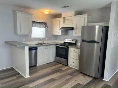 Photo 5 of 12 of home located at 4000 24th St N Unit 274 Saint Petersburg, FL 33714