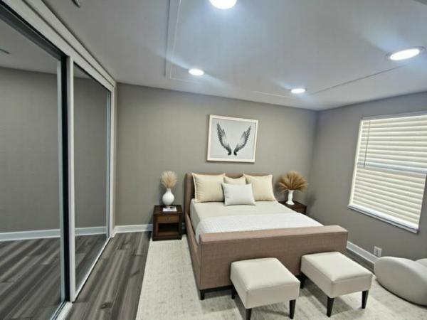 1985 Champion Manufactured Home