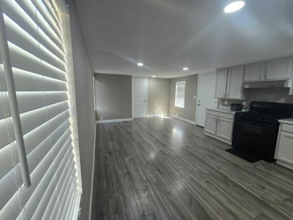 1985 Champion Manufactured Home