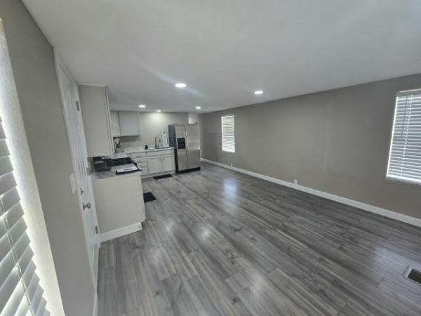 1985 Champion Manufactured Home