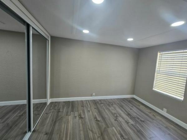 1985 Champion Manufactured Home