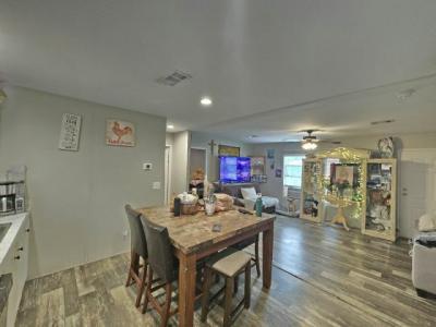 Photo 4 of 10 of home located at 4000 24th St N Unit 1206 Saint Petersburg, FL 33714