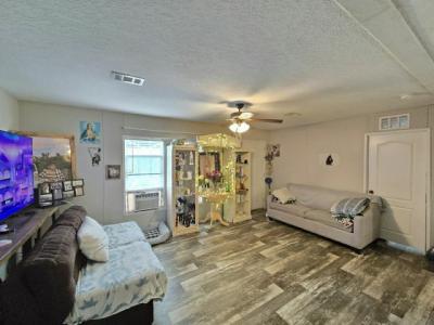 Photo 5 of 10 of home located at 4000 24th St N Unit 1206 Saint Petersburg, FL 33714