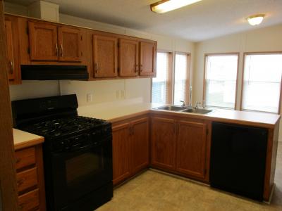 Photo 3 of 17 of home located at 43369 Eureka Dr Clinton Township, MI 48036