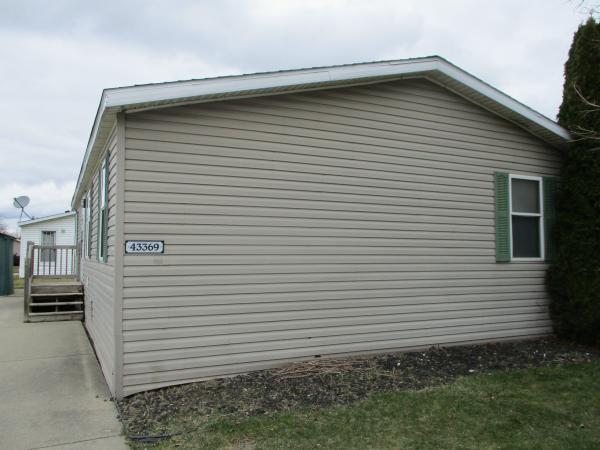 1998 Fleetwood NA Mobile Home