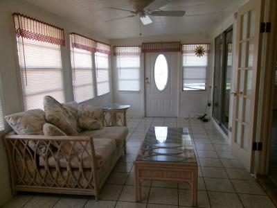 Photo 4 of 12 of home located at 7100 Ulmerton Rd Lot 850 Largo, FL USA