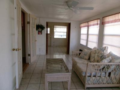 Photo 5 of 12 of home located at 7100 Ulmerton Rd Lot 850 Largo, FL USA