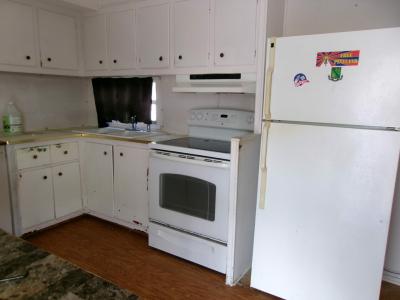 Photo 4 of 8 of home located at 2701 34th St N Lot #518 Saint Petersburg, FL 33713