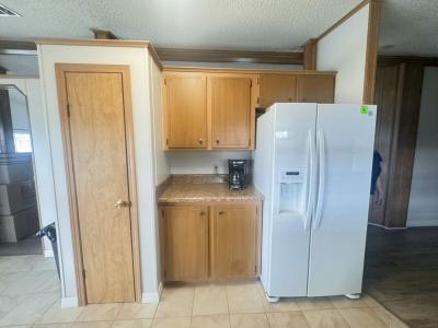 Photo 5 of 13 of home located at 1567 SE Lake Evelyn Ave Lot #180 Crystal River, FL 34429