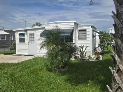 Photo 3 of 13 of home located at 37359 Toni Dr Avon Park, FL 33825