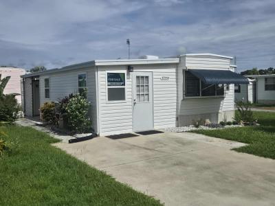 Photo 4 of 13 of home located at 37359 Toni Dr Avon Park, FL 33825