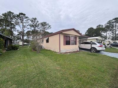 Photo 2 of 27 of home located at 34 Royal Dr Eustis, FL 32726
