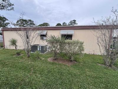 Photo 3 of 27 of home located at 34 Royal Dr Eustis, FL 32726