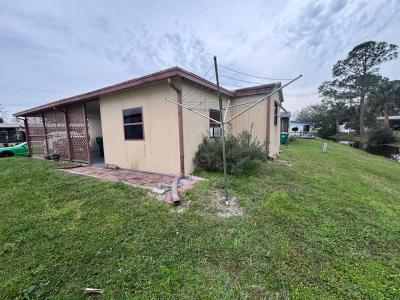 Photo 5 of 27 of home located at 34 Royal Dr Eustis, FL 32726
