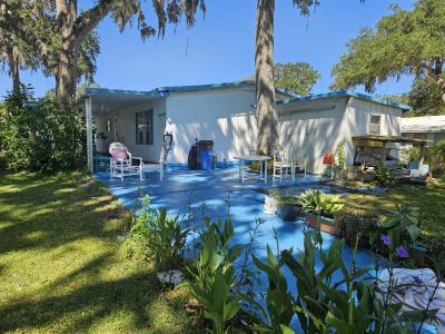 Photo 5 of 19 of home located at 9705 Hickory Hollow Rd Lot 15 Leesburg, FL 34788