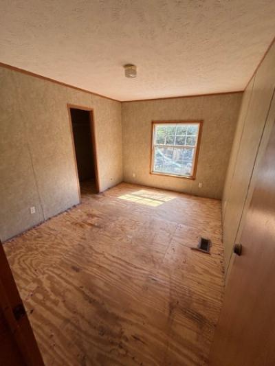 Photo 5 of 8 of home located at 4372 Foster Hollow R Huntington, WV 25701