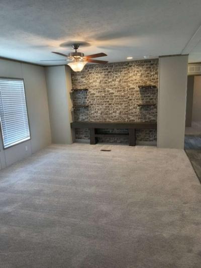 Photo 4 of 16 of home located at 4004 N Highway 252 Lavaca, AR 72941