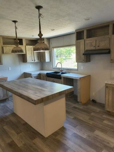 Photo 5 of 16 of home located at 4004 N Highway 252 Lavaca, AR 72941