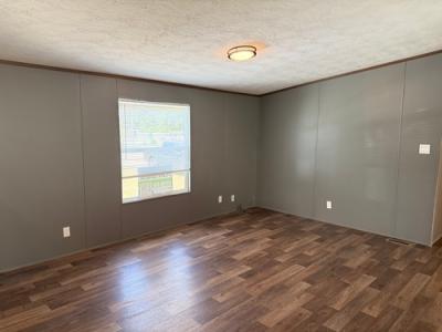 Photo 4 of 12 of home located at 1656 County Road 3479A Cleveland, TX 77327