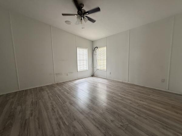 2000 Skyline B425-CT Mobile Home