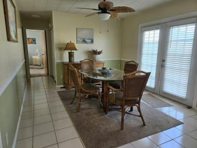 Photo 5 of 9 of home located at 214 48th Ave. Dr. West Bradenton, FL 34207