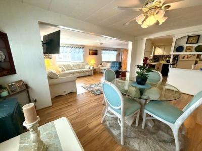 Photo 4 of 15 of home located at 2550 State Rd. 580 #0270 Clearwater, FL 33761