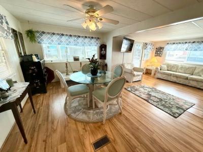 Photo 5 of 15 of home located at 2550 State Rd. 580 #0270 Clearwater, FL 33761