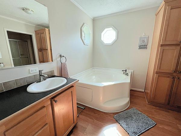 2004 Commander Mobile Home